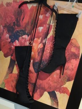 NWT Ultra Sexy Black THIGH HIGH Faux Suede Peep Toe Strappy Stiletto Boots SZ8.5
